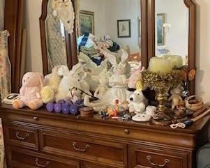 Matching dresser with large mirrors