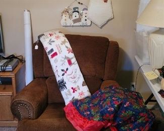 Holiday & recliner