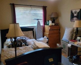 A complete full sized bed