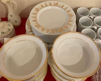 Dansk Concerto Gold Pine dish set
