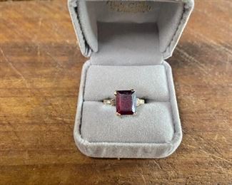 10kt Gold Antique Square Ruby Stone Ring Size 5-1/2