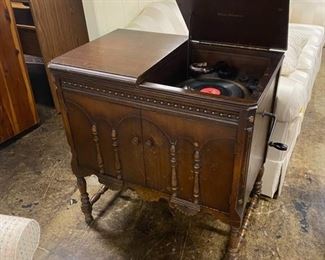 c.1940's CLARO PHONIC Phonograph Player (and it does work)
