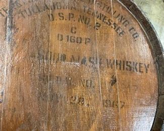 Top view of wooden barrel 