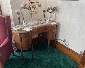 . . . a nice kidney bean desk -- French Provincial style