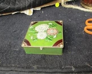 Superb enamels box