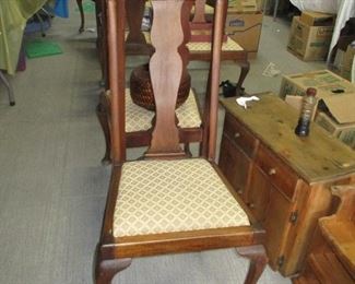Matched set of EIGHT vasiform splat Queen Anne style mahogany dining chairs, c. 1900