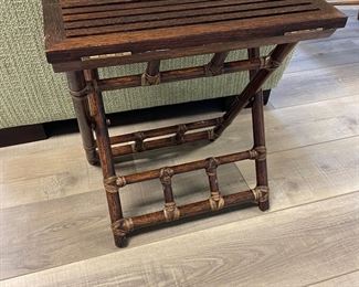 Side folding table 
