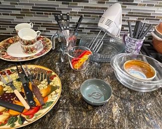 Essential kitchenware:  pyrex and more!