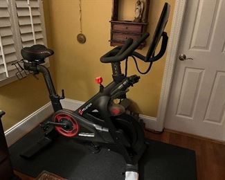 NEW (bought last year) peloton bike.
The screen tilts but does not rotate. Comes with a new larger bike seat, 2 new water bottles, 2 heart monitors, ladies size 6 and mens size 12 shoes, and mat. $1,500. This item is located off site. If you are interested, email ejanebaldwin@yahoo.com
