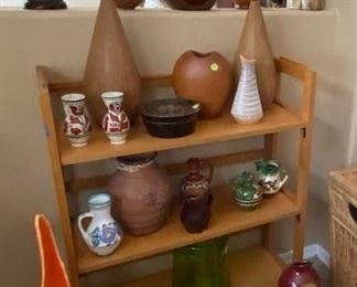 SELECTION OF POTTER DECORATIVE VASES