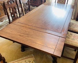 $695 
Wood Oak dining table 58Lx37Hx29W with 5 chairs + 1 Captain chair&nbsp;
2 leaves of 14" each.