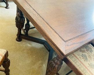 $695 
Wood Oak dining table 58Lx37Hx29W with 5 chairs + 1 Captain chair&nbsp;
2 leaves of 14" each.