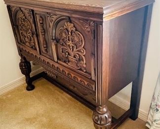 $295 
Wood Oak & Burl Walnut small cabinet 37Wx15Dx32H