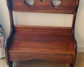 $46 
Pine child or doll bench
19Wx23Tx9D