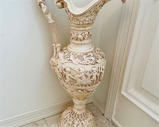$90 
Large cream pottery entry way