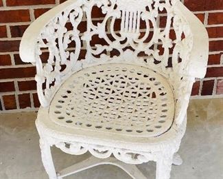 $200 
Pair of cast iron chairs (front porch) white&nbsp;