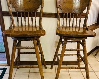 $80 
Set of 2 oak barstools