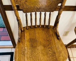 $80 
Set of 2 oak barstools