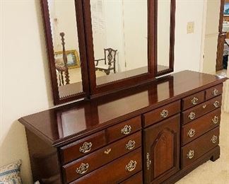$295 
Mahogany dresser 66x18x32 & mirror 48x45 solid wood&nbsp;