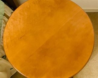 $150 
Pair of maple wood round tables with shelve 25Hx 20W
