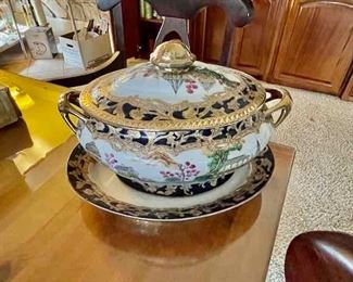 chinoiserie porcelain royal hunt signed tureen