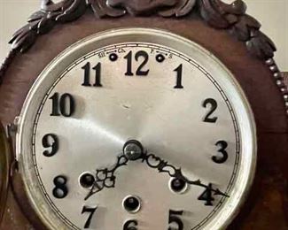 vintage mantle clock