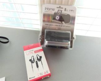 iHome Color Tunes Stereo Speaker System for MP3 Players.