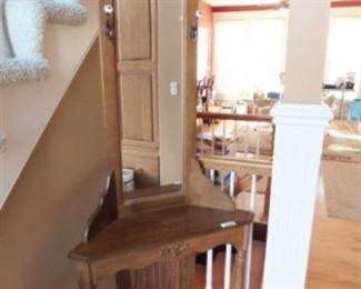 Corner Hall Table w/Mirror