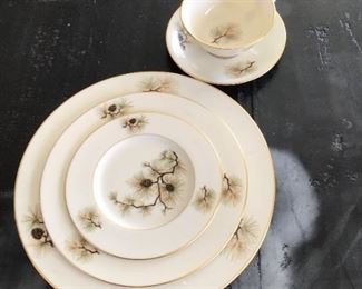 Lenox 5 piece Place Setting-Pine Design ( Service for 12), Mid-Century Design