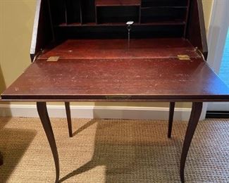 open view of the desk.