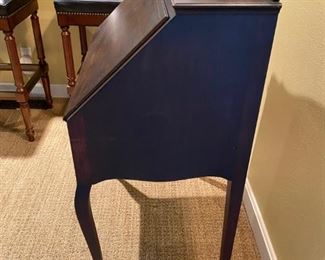 side view of the desk