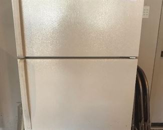 2001 refrigerator freezer for in-person shopping