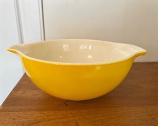 YELLOW CINDERELLA PYREX