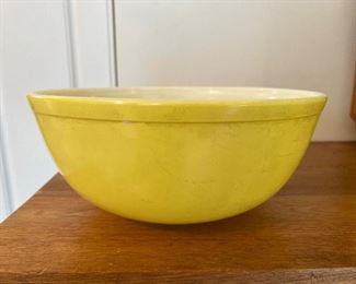 YELLOW PYREX