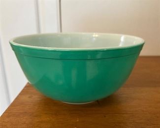 GREEN PYREX