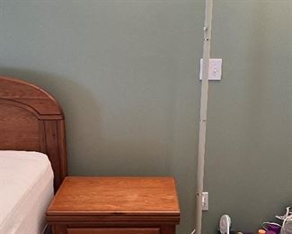 NIGHTSTAND, LAMP