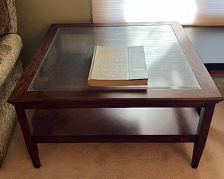 COFFEE TABLE 