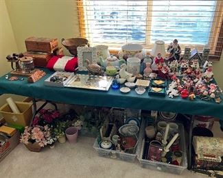 COLLECTIBLES/HOLIDAY