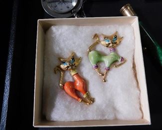 Vintage enamel cat pins
