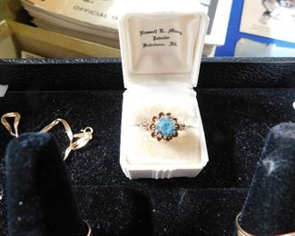 Vintage gold fashion ring