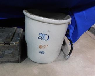 Red Wing 20 gallon croc