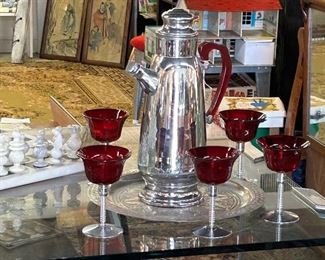 Awesome Art Deco Cocktail Set