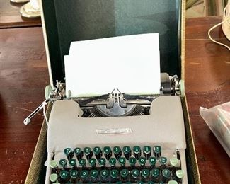 In Excellent Condition Green Key Typewriter