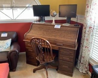 WOOD ROLL TOP DESK
