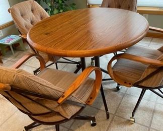 There is a leaf that goes with this table 