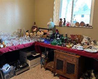 METALS, CLEAR & COLOR GLASS, CHINA, GONE WITH THE WIND LAMPS, WOOD CABINET