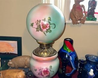 SMALL ANTIQUE GONE WITH THE WIND LAMP