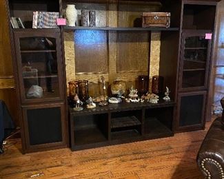 Entertainment center