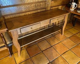 Oak sofa table with 2 drawers