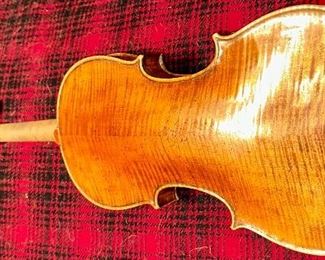 Vintage Violin.  No Manufacturer but numbers inside are 1760 with Horsehair Bow, Original Parts and Boston Case.